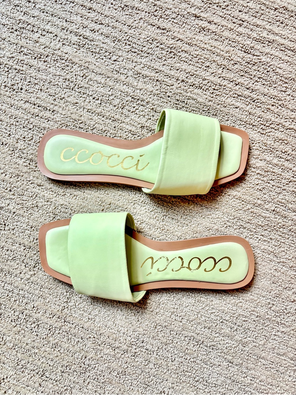 ccocci — bold step semi-square slide sandals in green tea
